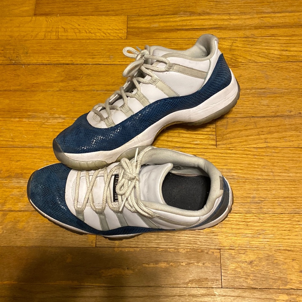 Jordan 11’s “Snakeskin” Size 13
